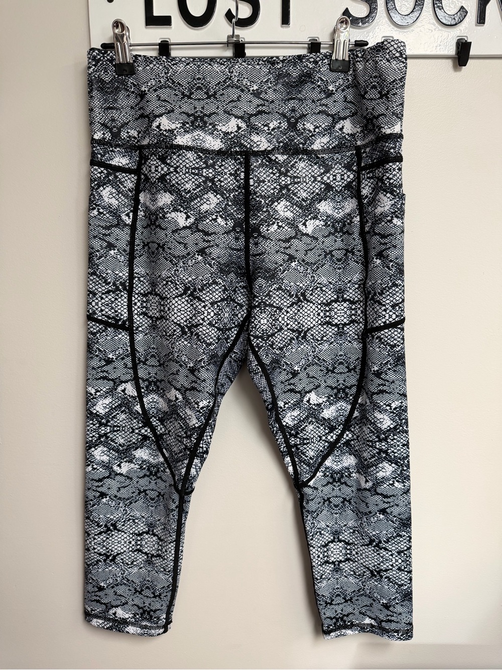 ZYIA Black & Gray Snake-Print Women’s Leggings